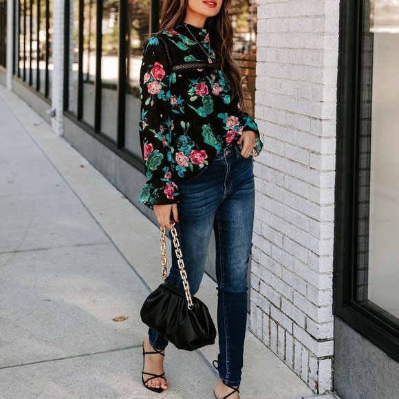 RIOS FLORAL LACE BLOUSE - Picture 10 of 11